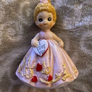 Vintage 1974 Girl Figurine Girl with Heart I LOVE YOU 3.5"- George Good